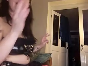 charleighb_essex from chaturbate