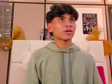 Chaturbate Live Sex Cam of ethan_westt