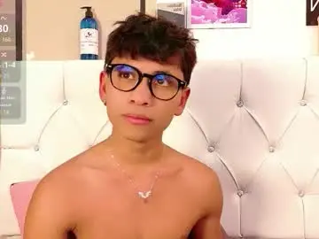 Chaturbate Nude Webcam of ethan_westt