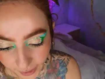 Chaturbate Nude Webcam of evangelyne1