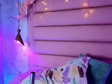 Chaturbate Watch Live Sex Cams of evangelyne1