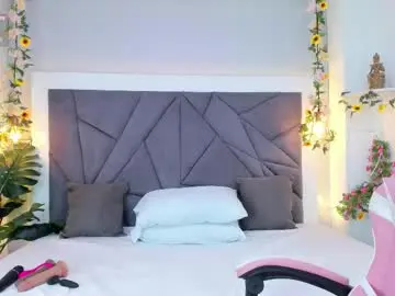 kiarhatrixie from chaturbate