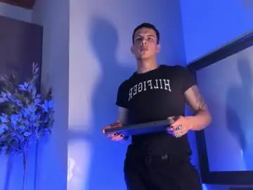 Chaturbate Live Porn of dustin_sonne