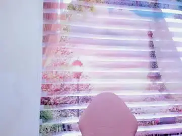 emma_petite4u from chaturbate