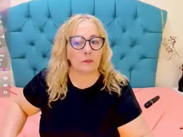 Chaturbate Live Sex Cam of nayla_garner