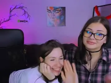 Chaturbate Live Sex Cam of helli_belli