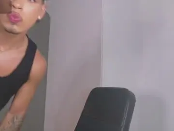 Chaturbate Live Sex Cam of ken_boy_