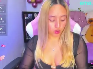 Chaturbate Nude Webcam of ema_tayy