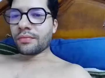 Chaturbate Free Porn Cam of midoumas1