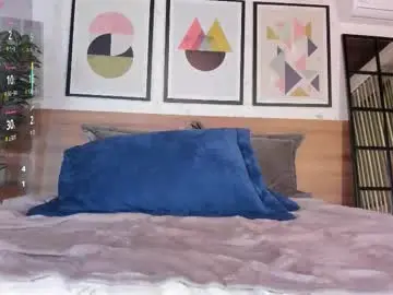 Chaturbate Live Sex Cam of tahliamoreau