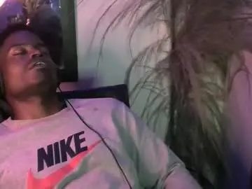 Chaturbate Free Porn Cam of brayan1111x