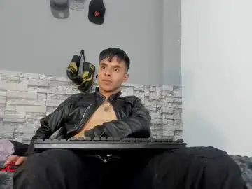 Chaturbate Live Sex Cam of x_harold_x