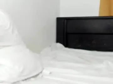 Chaturbate Live Sex Cam of andres_cortes5