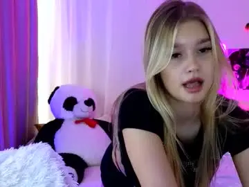 Chaturbate Adult Video Chat of battymelody