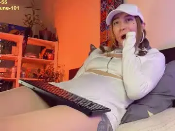 Chaturbate Live Sex of just_call_me_jess