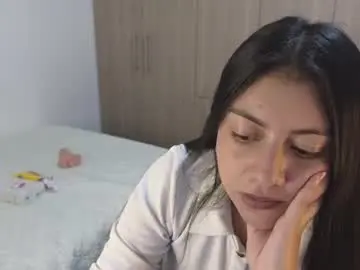 Chaturbate Watch Live Sex Cams of pau_cute19