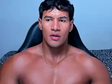 Chaturbate Live Sex Cam of oliver_tommy