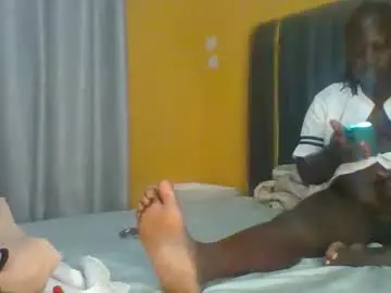 Chaturbate Live Sex Cam of ladyblossoms19