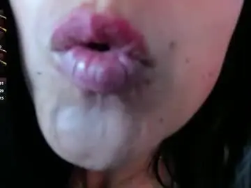 Chaturbate Live Sex Cam of _kiramoon__