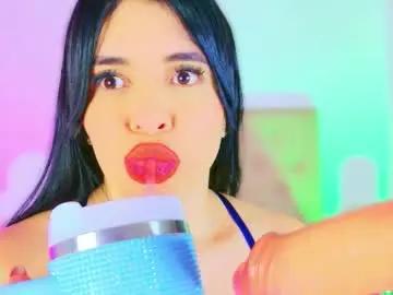 Chaturbate Live Sex Cam of charlootteevans