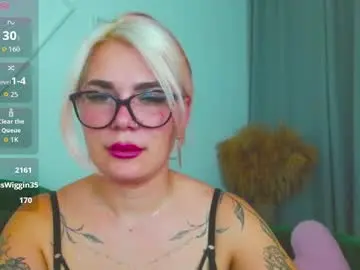 Chaturbate Live Sex Cam of naughty_kittyy1