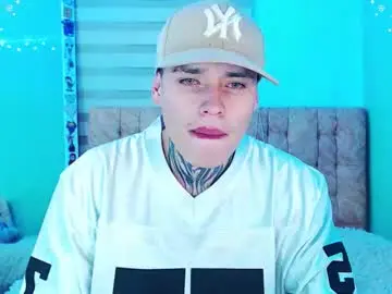 Chaturbate Adult Video Chat of _justinmoon2