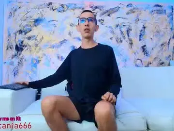 Chaturbate Live Sex Cam of dustindollin_