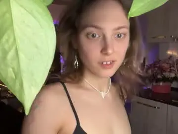 Chaturbate Free Porn Cam of holydori