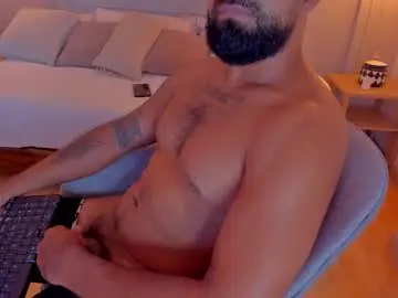 Chaturbate Live Sex Cam of kylliamlevis