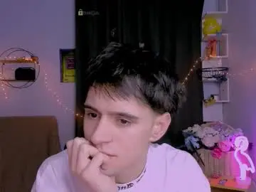 Chaturbate Sex Chat of leon_lie