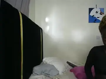 Chaturbate Live Porn of princess_bee1