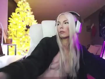 Chaturbate Live Sex Cam of tinykylie