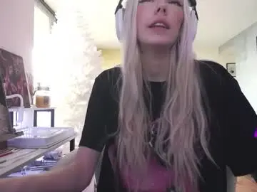 Chaturbate Watch Live Sex Cams of tinykylie