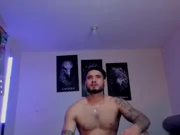 Chaturbate Live Sex Cam of austintorres_