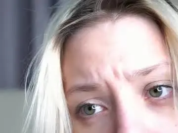 Chaturbate Free Porn Cam of peek_in_my_window