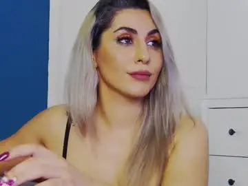 Chaturbate Live Sex Cam of celinemeyerr