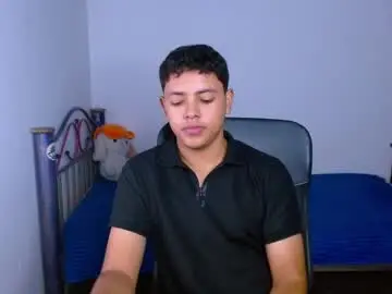 Chaturbate Watch Live Sex Cams of levii_7