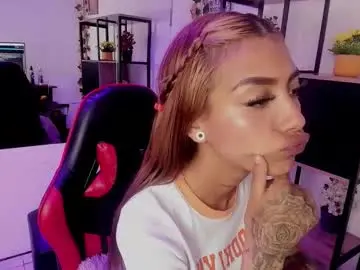 Chaturbate Sex Chat of karlaslutskinny__