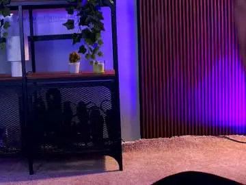 ravennadarcy from chaturbate