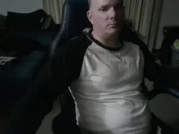 Chaturbate Free Porn Cam of emsguy1