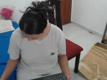 Chaturbate Watch Live Sex Cams of laura_foxx2379