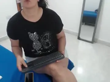 Chaturbate Watch Live Sex Cams of laura_foxx2379