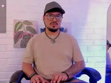 Chaturbate Live Sex Cam of daviidevans