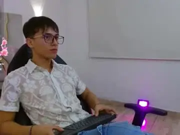 evan_tay from chaturbate