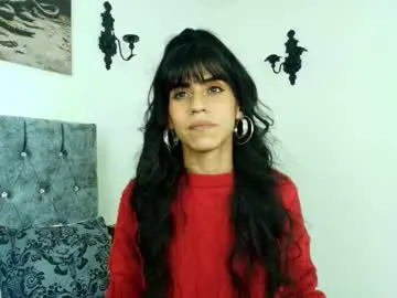 Chaturbate Live Sex Cam of bella_poisonous