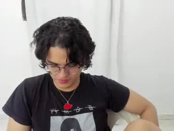 Chaturbate Adult Webcams of elkingthe