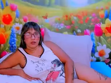 Chaturbate Live Sex Cam of indianroxy27