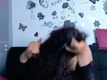 Chaturbate Adult Video Chat of emiily_curly