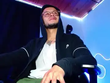 Chaturbate Best live sex cam show of sebastian_025