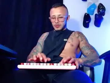 Chaturbate Free Live Porn of sebastian_025